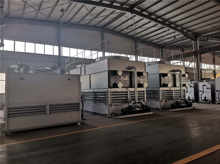 橫流閉式冷卻塔的安裝現場